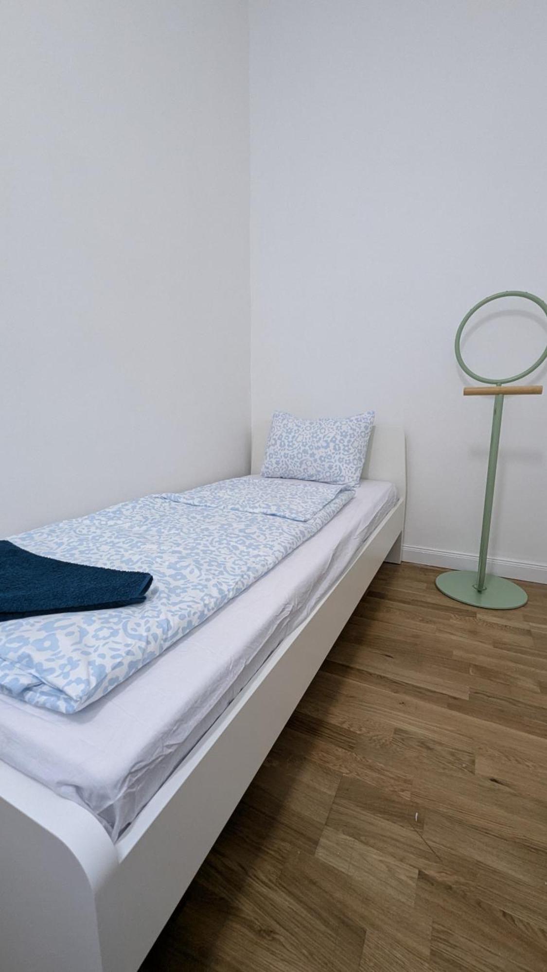 Apartment Spacious In A Lively Area *