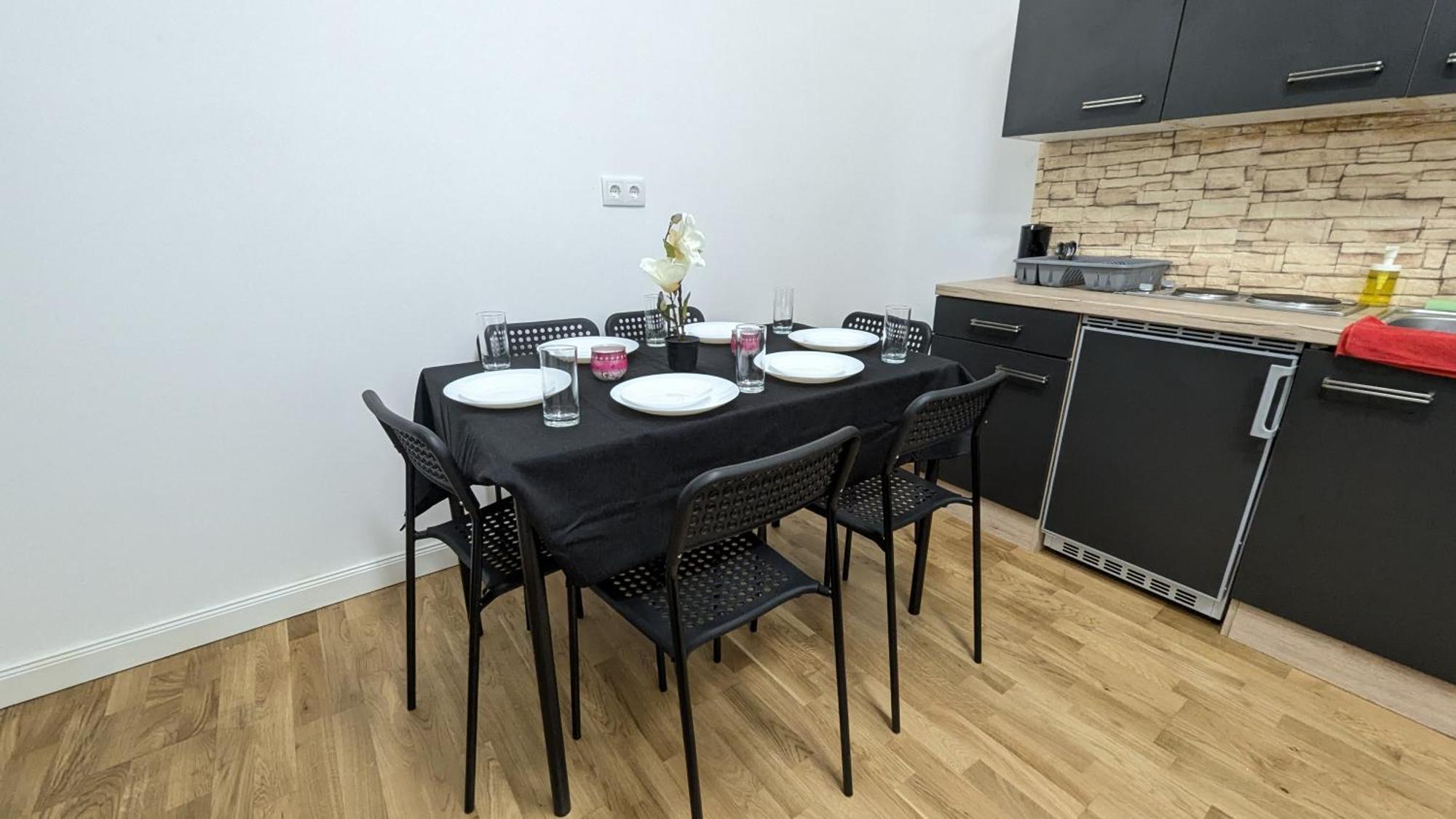 Apartment Spacious In A Lively Area