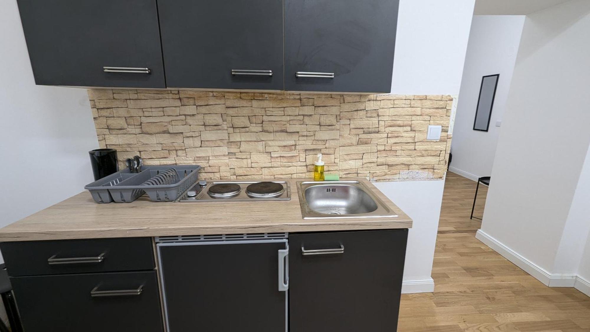 Spacious In A Lively Area *